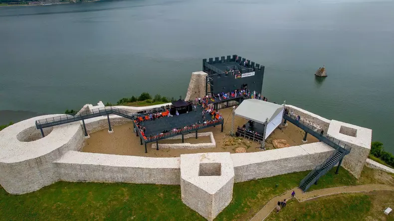 Cetatea Ladislau din Caras-Severin (1)