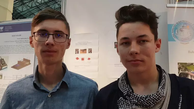 elevii care au inventat pantofii cu ventilatie
