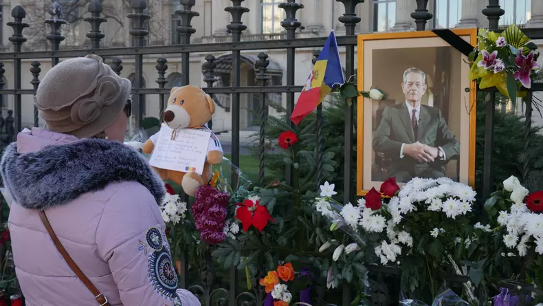 Pelerinaj la Palatul Regal, în memoria Regelui Mihai (1)