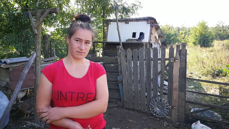 Ana-Maria, mama adolescentă din Botoșani, cu băiețelul ei