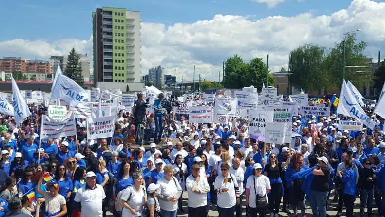 60034389_2048305018805834_81882387562102784_o