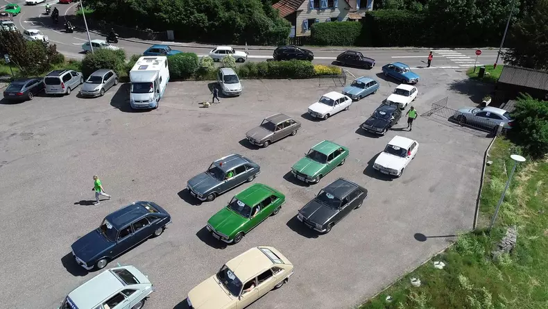 Sosirea unei părți a participanților în Stosswihr, unde a fost realizată fotografia oficială.