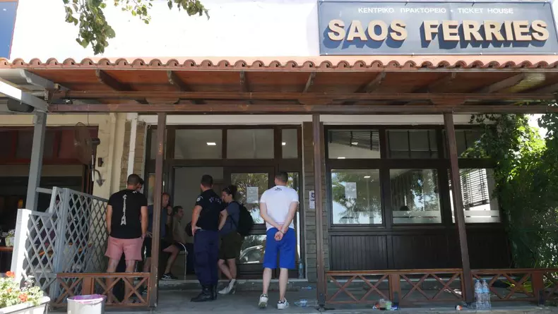 turisti romani samothraki (1)