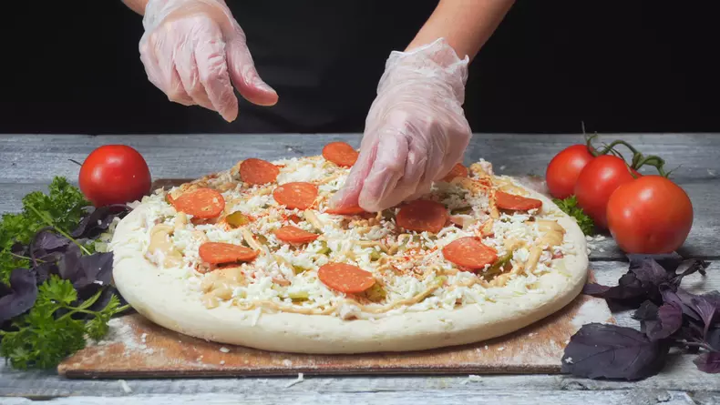 Cum faci pizza acasă