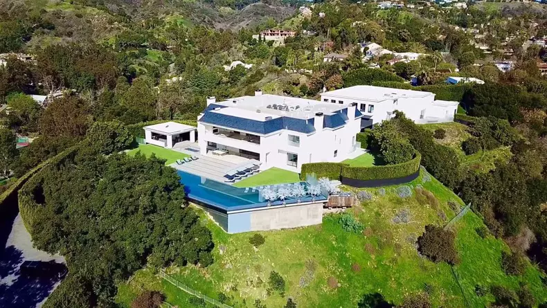 Jennifer Lopez and Ben Affleck home in Beverly Hills