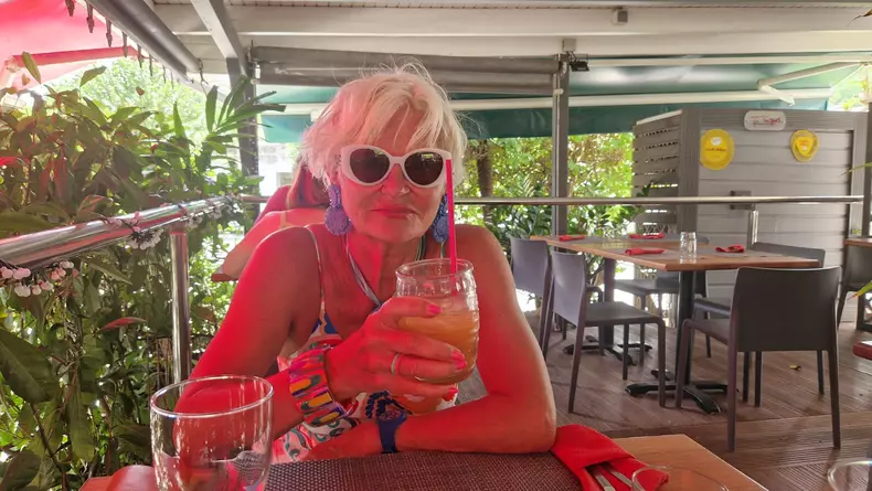 Monica Tatoiu la terasa