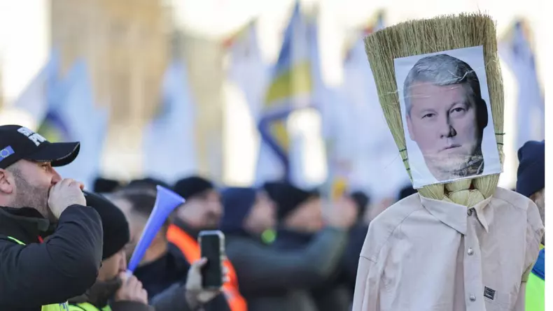 Proteste-2