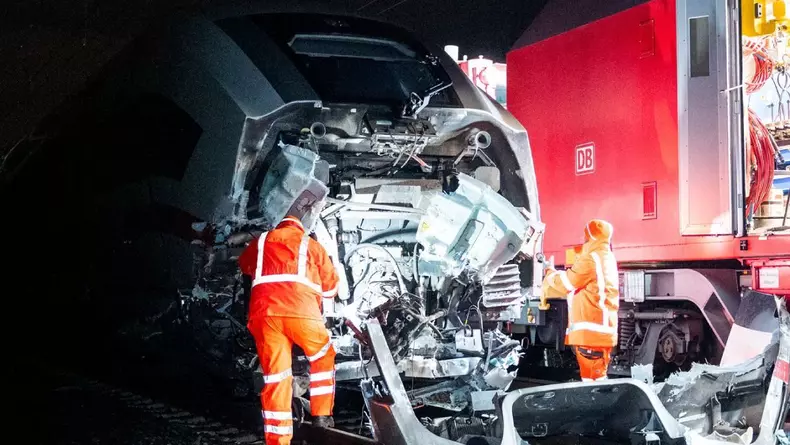 accidenet Hamburg 12 februarie