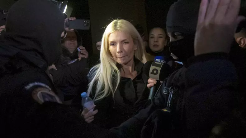 Laura Vicol a fost reținută de procurorii DIICOT pentru 24 de ore în dosarul Nordis, alături de soțul ei, Vladimir Ciorbă. Foto: Hepta