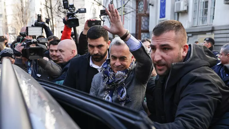 Călin Georgescu a plecat de la Judecătoria Sector 1 după jumătate de oră- Foto Vlad Chirea (8)