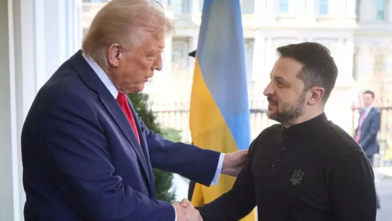 Președintele ucrainean Zelenski dă mâna  președintele SUA Donald Trump, Washington, Dc, Statele Unite - 28 februarie 2025, Foto_ Profimedia Images