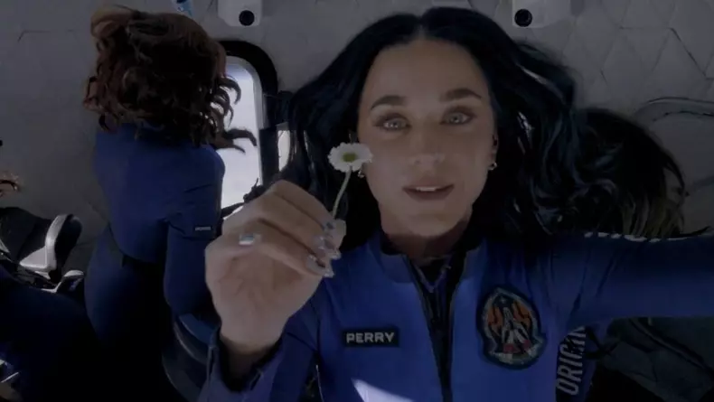 Katy Perry în spațiu, în timpul zborului istoric Blue Origin