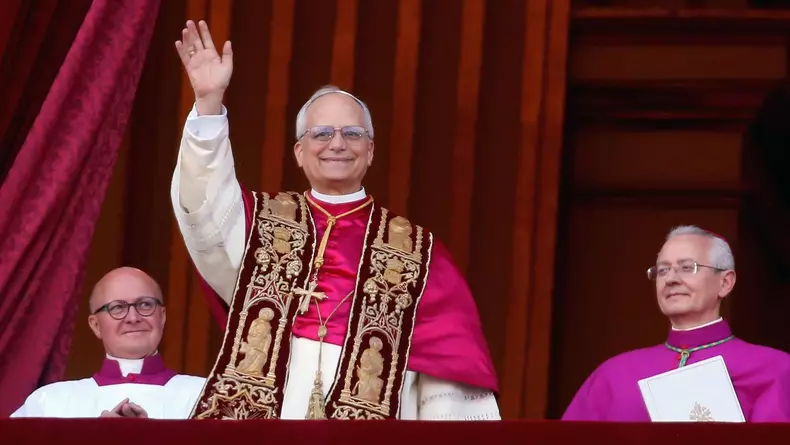 papa-leon-XIV-balcon