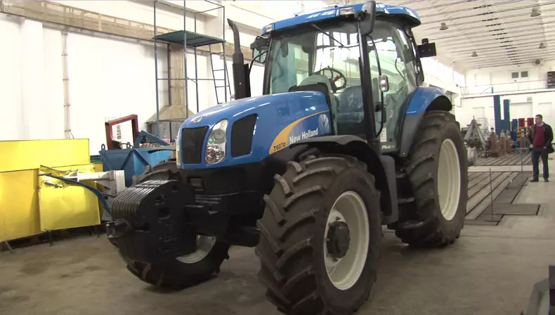 masini agricole romanesti tractor