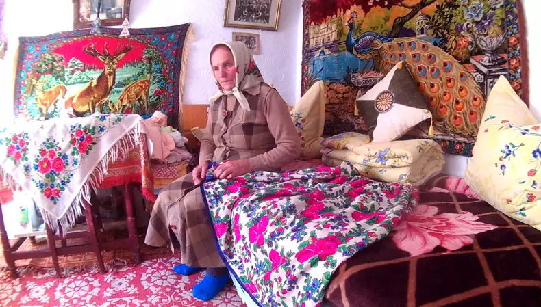 Schitul babicilor din Jurilovca: locul unde văduvele satului se retrag la bătrânețe