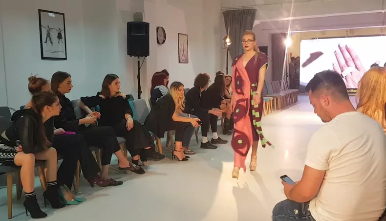Cum să ajungi designer vestimentar