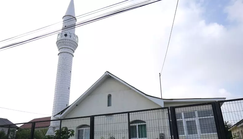 În satul 2 Mai conviețuiesc șase religii diferite
