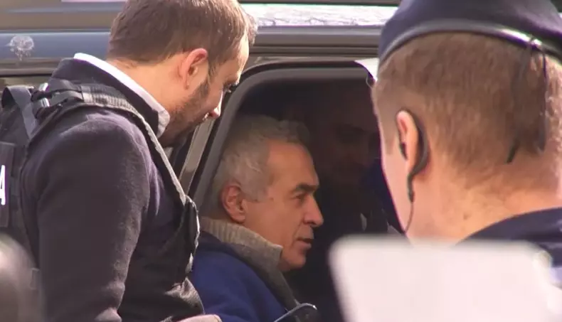 calin-georgescu-zambeste-masina-politie-audieri4