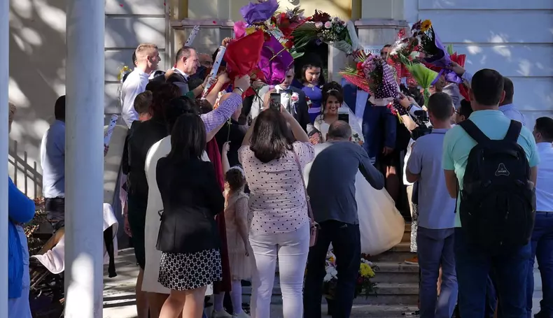 Nuntă în ziua de referendum