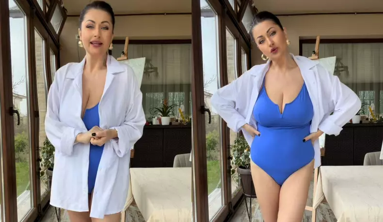 Gabriela Cristea în costum de baie (6)