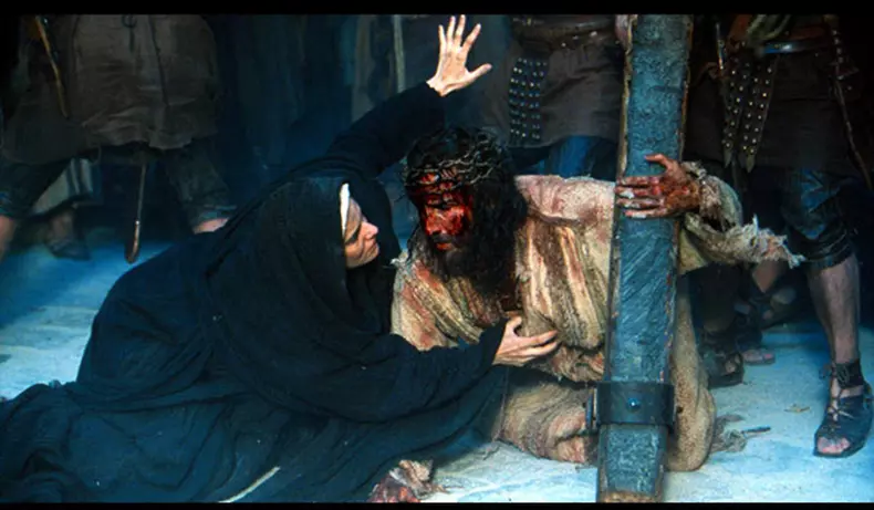 Maia Morgenstern si Jim Caviezel in Patimile lui Hristos