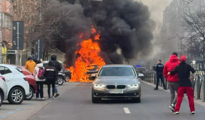 Imagine de la incendiul violent din Calea Moșilor. Foto: Antena 1