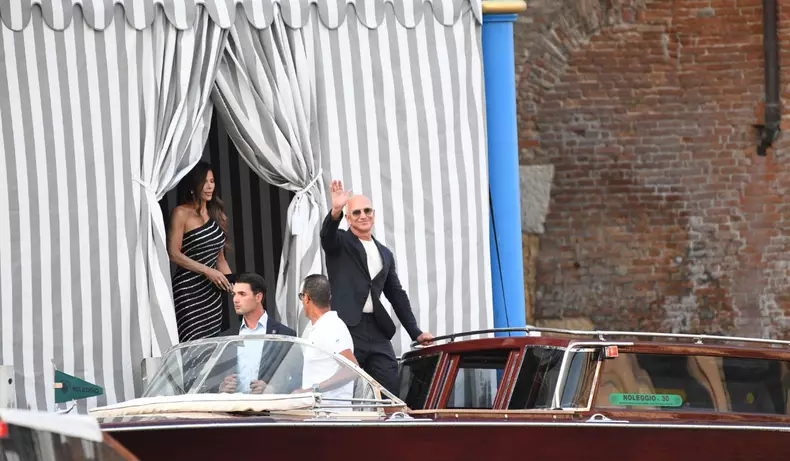 jeff-bezos-lauren-sanchez-venetia-hotel-aman-venice (2)