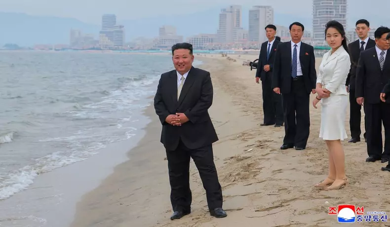 Kim Jong Un inaugurează stațiunea turistică Wonsan-Kalma (2)