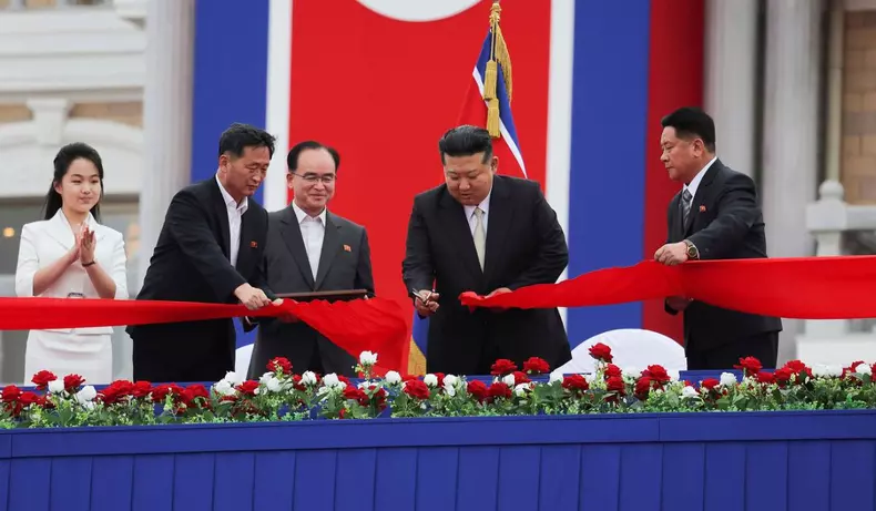 Kim Jong Un inaugurează stațiunea turistică Wonsan-Kalma (4)