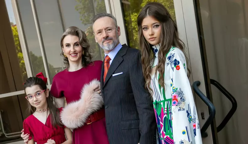 Mihai Albu și familia sa FOTO: Silviu Covaci