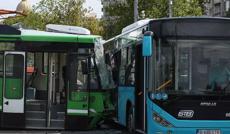 accident-tramvai-autobuz-stb-calea-13-septembrie-31-iulie-2025 (4)