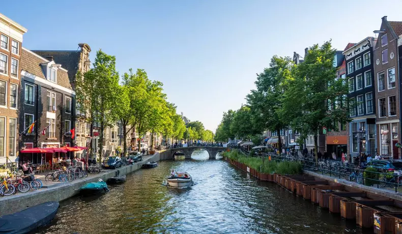 canal amsterdam