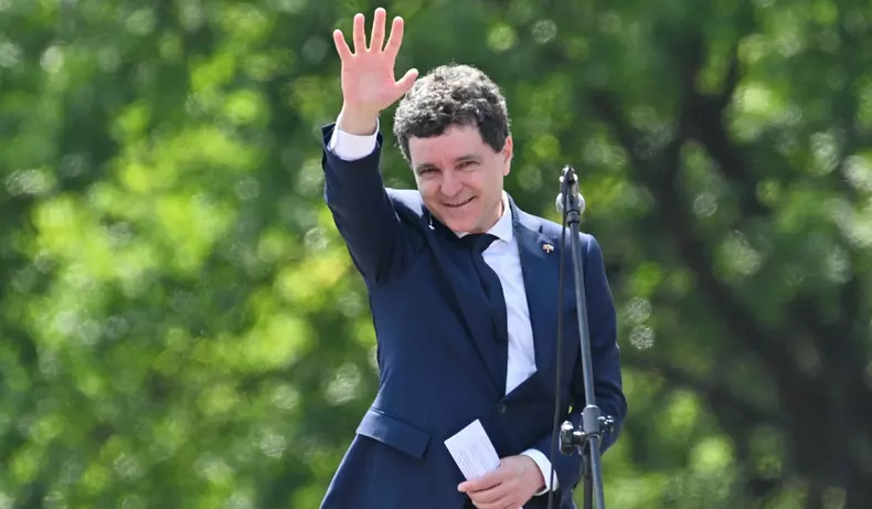 Nicușor Dan (1)