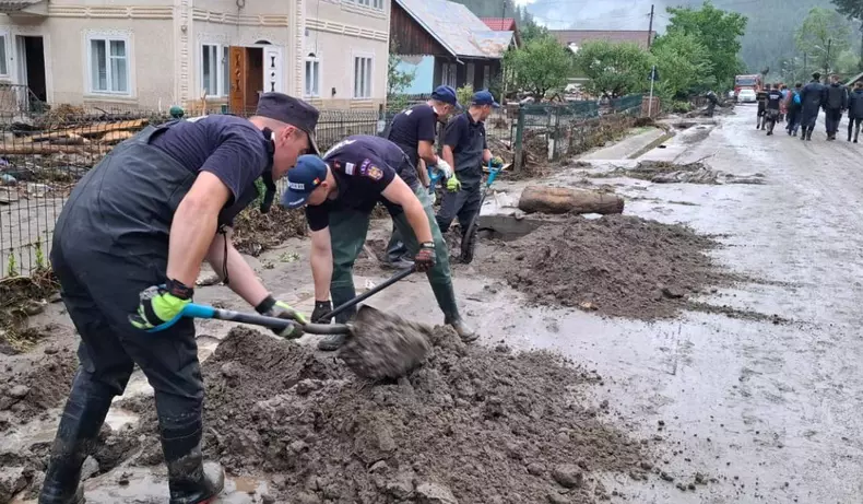pompieri inundatii suceava
