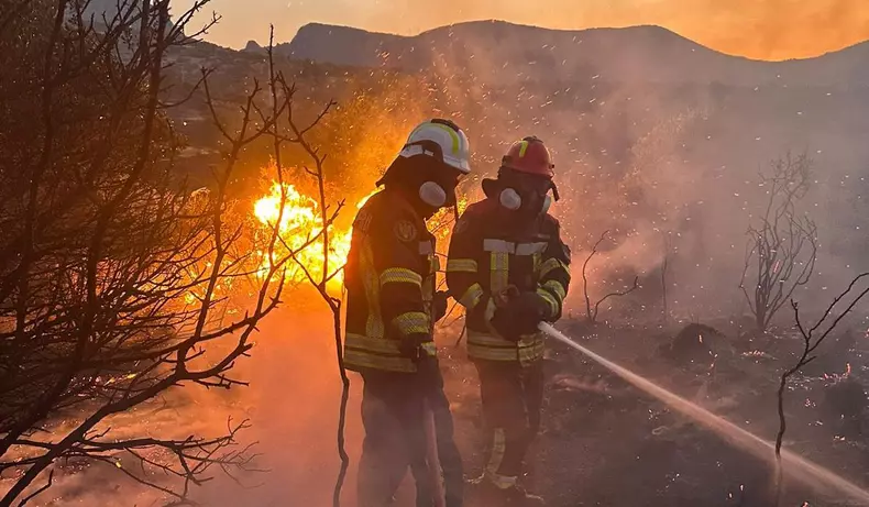 Incendiu violent în Grecia.