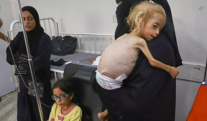 Fetită evacuată din Gaza, tratată în Italia (1)