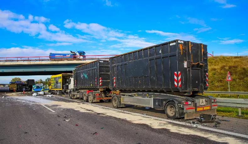 masina-politie-accident-camion-germania6