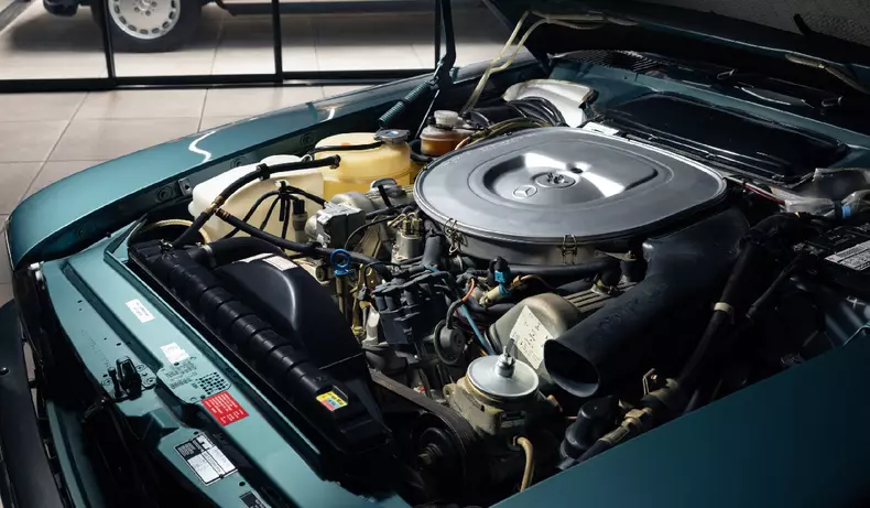motor-mercedes-500-sl-marea-britanie-1982