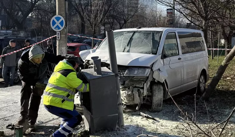Accident auto Dimitrie Pompeiu București (2)