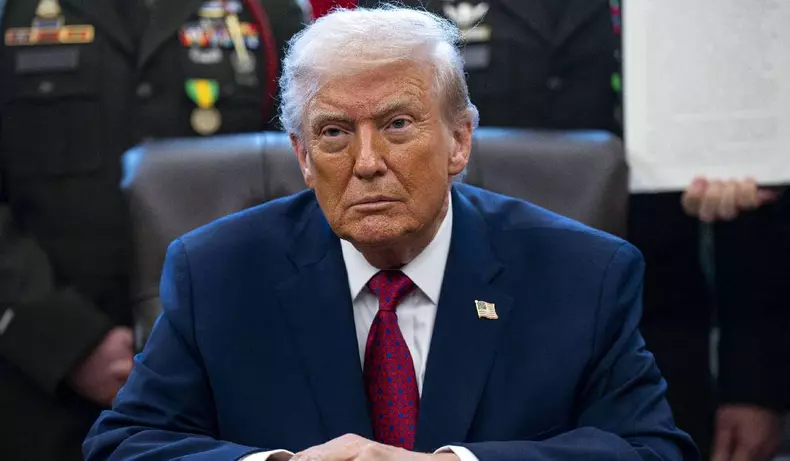 Donald Trump la birou