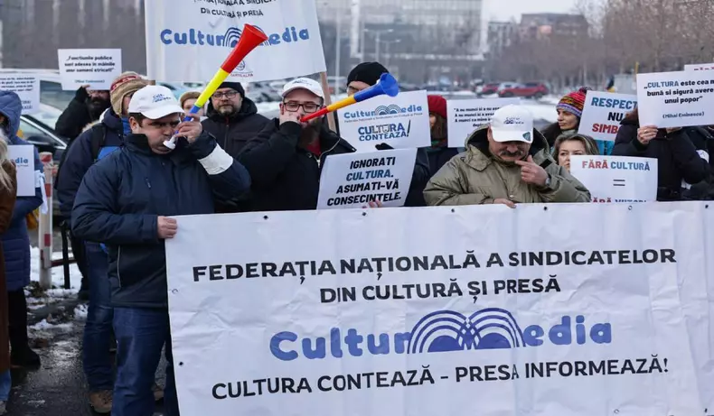 protest-culturmedia-oameni-ziua-culturii-mihai-eminescu-vlad-chirea (2)