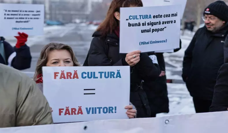 protest-culturmedia-oameni-ziua-culturii-mihai-eminescu-vlad-chirea (3)