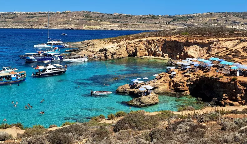 laguna albastra insula comino malta