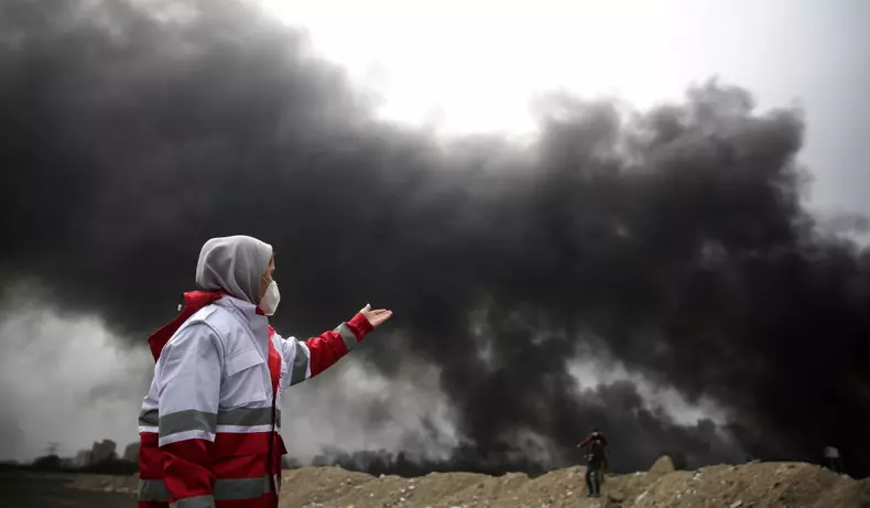 teheran-acoperit-fum-toxic-sua-israel-bombardat-depozite-petrol-8-martie-2026 (3)