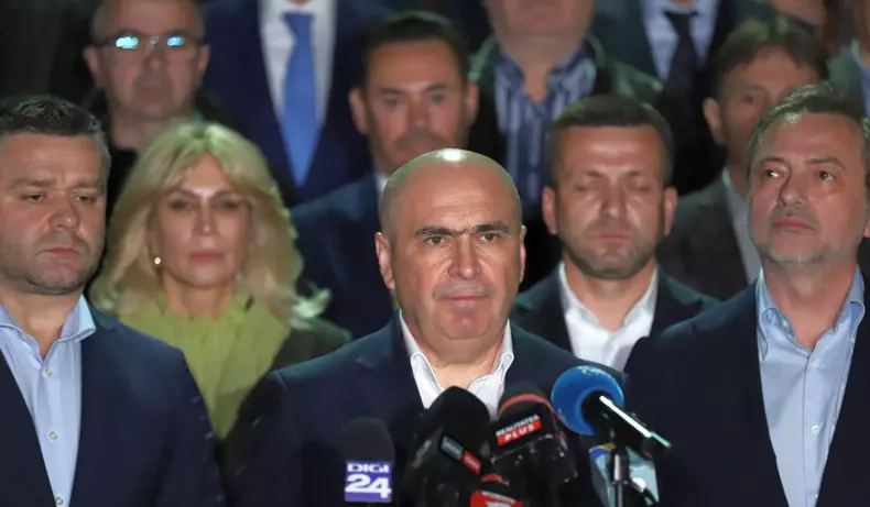 Ilie Bolojan a anunțat că nu demisionează, chiar dacă a pierdut sprijinul politic al PSD. Miniștrii PSD își vor da demisia până la ședința de joi (7)