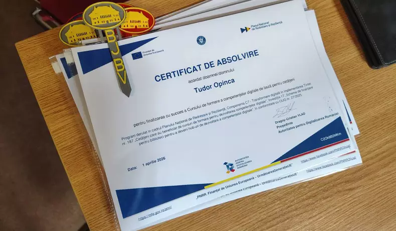 Tudor Opinca, Un brașovean de 97 de ani s-a întors la cursuri ca să nu fie păcălit pe internet (3)