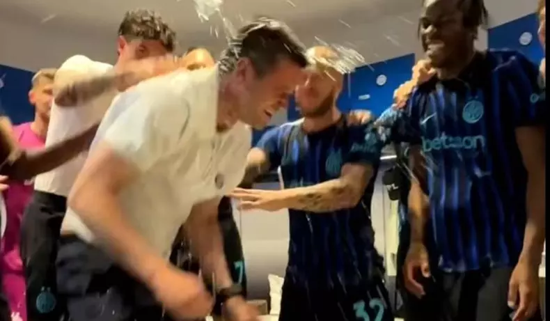 Cristi Chivu vestiar Inter sărbătorește Made in Romania
