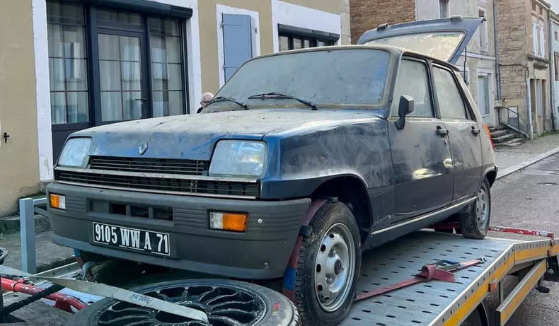 masina veche renault franta (4)