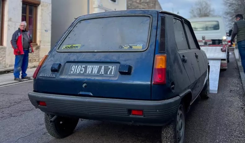 masina veche renault franta (5)