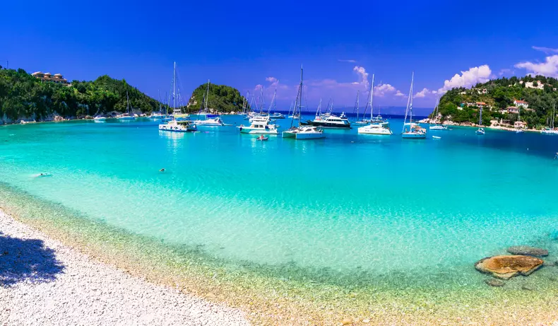 plaja Insula Paxos din Grecia